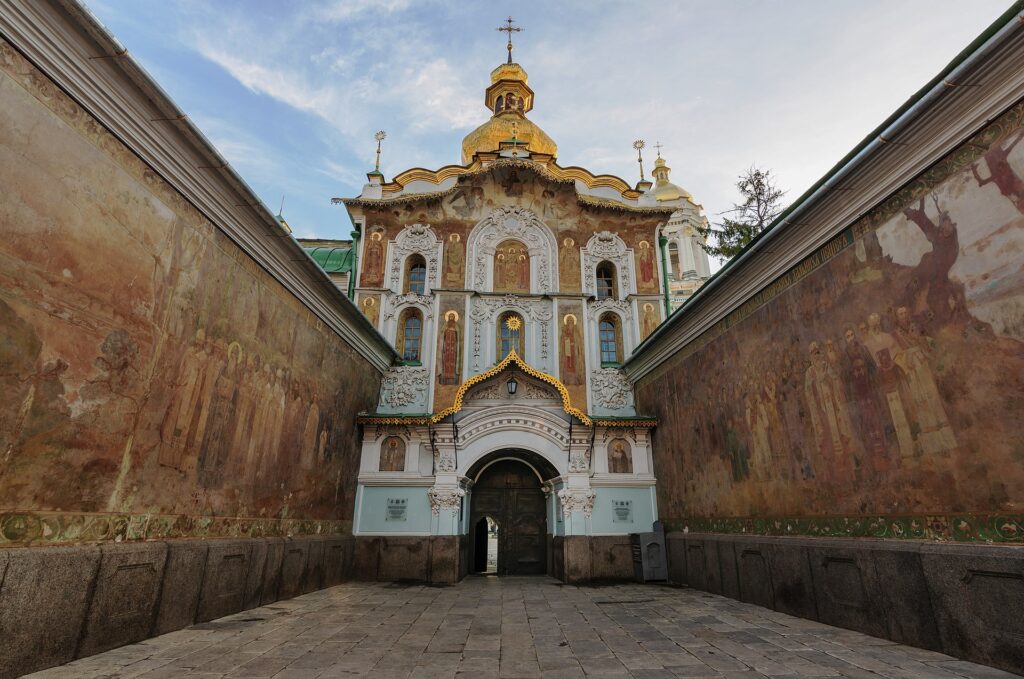 Poortkerk van de Heilige Drie-eenheid (Holenklooster, Kiev) @ Wikicommons: Misha Reme